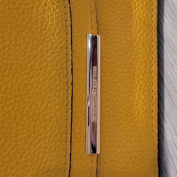 Kate Spade Purse - Picture 3 of 11